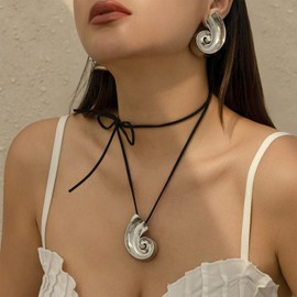 Shell Necklaces for Women Gold Starfish Necklace Layered Pearl Seashell Necklace Shell Necklace Summer Beach Vacation Outfits Jewelry Gifts for Women Stocking Stuffers