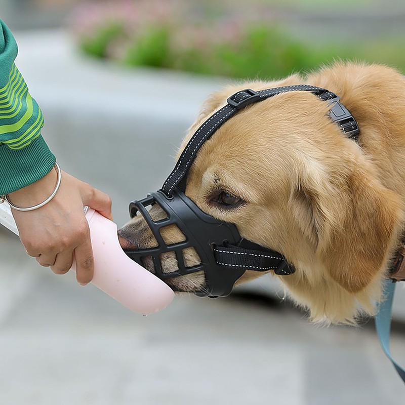Dog Muzzle, Soft Rubber Safe Basket Breathable Muzzles Adjustable Straps