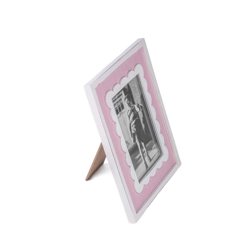 Sass & Belle Scalloped Photo Frame in Pink