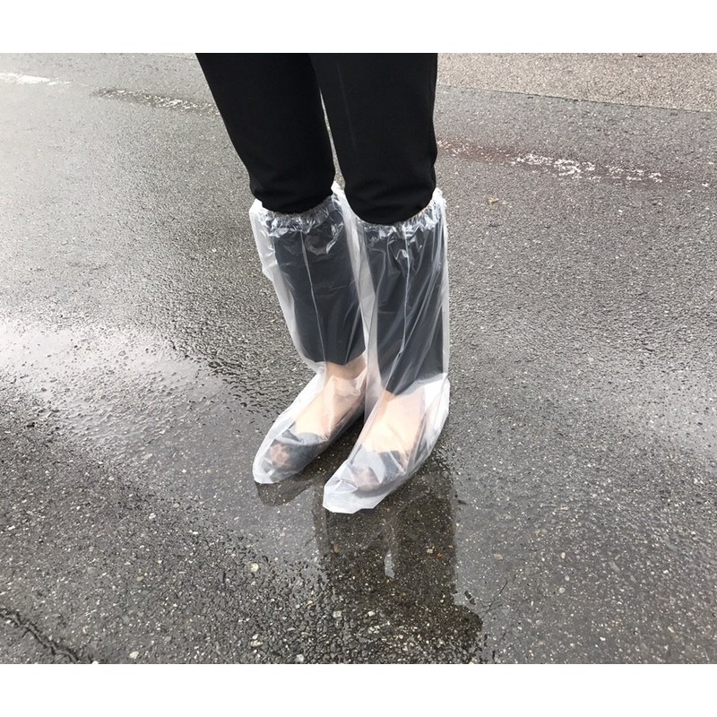 【オルルド釣具】 使い捨て携帯くつカバー 靴やズボン・パンツの裾を汚れ・雨水などから防止！ 簡単装着・軽量で携帯に便利 ビニールカバー フリーサイズ 男女兼用 1足（2枚） pb100100a01n0