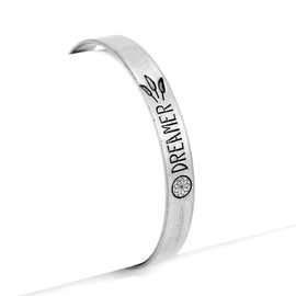POMINA 'Dreamer' Stamped Metal Bracelet Inspirational Message Engraved Bangle Thin Cuff Bracelet for Women (Dreamer- Worn Silver)