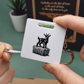 Azeeda 'Goat On Straw Bale' Keyring Tape Measure/Spirit Level Tool (KM00038473)