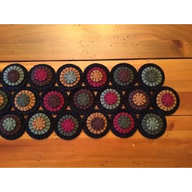 PRIMITIVE WOOL FELT PENNY RUG TABLE RUNNER CANDLE MAT IN BEAUTIFUL WINTER COLORS