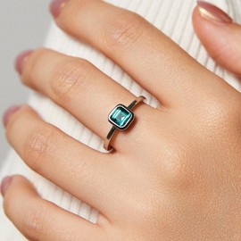 Michooyel S925 5 x 5 mm Lab-Created Emerald Engagement Ring Sterling Silver Ring Petite Beauty Green Promise Ring for Women Girls