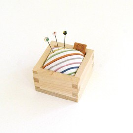 Cohana Masu Pincushion with Glass-Head pins White - 1pc