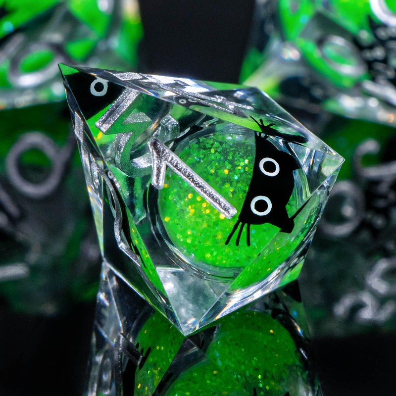 Roycevon Resin DND Dice Set with Gift Box, 7Pcs Liquid