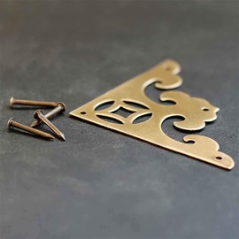 Tiazza 4Pcs Vintage Brass Antique Decorative Box Corner Protector Triangle with Screws,Wooden Jewelry Gift Box Cabinet Chest Accessories Guard Edge Cover Flat Corner Braces(Antique Bronze)
