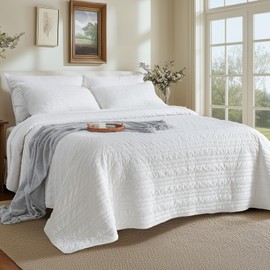 GOONE Oversized King Velvet Quilt Set, White Oversized King Velvet Striped Quilt with Matching 2 Pillow Shams, Soft Bedding Set with Elegant Design, Lightweight Quilted Bedspread for All Seasons