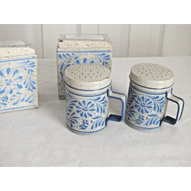 Avon pair COUNTRY TALC SHAKER sweet honesty perfumed NOS NIB vintage FULL