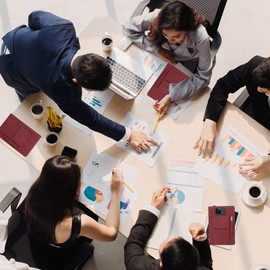 Refillable Lined Leather Journal Notebook, A5 Size Hardcover Journal Notebook for Women Men,100gsm 200 Pages Thick Paper Notebooks with Front Pockets and Pen Pocket, Daily Premium Journal for Writing