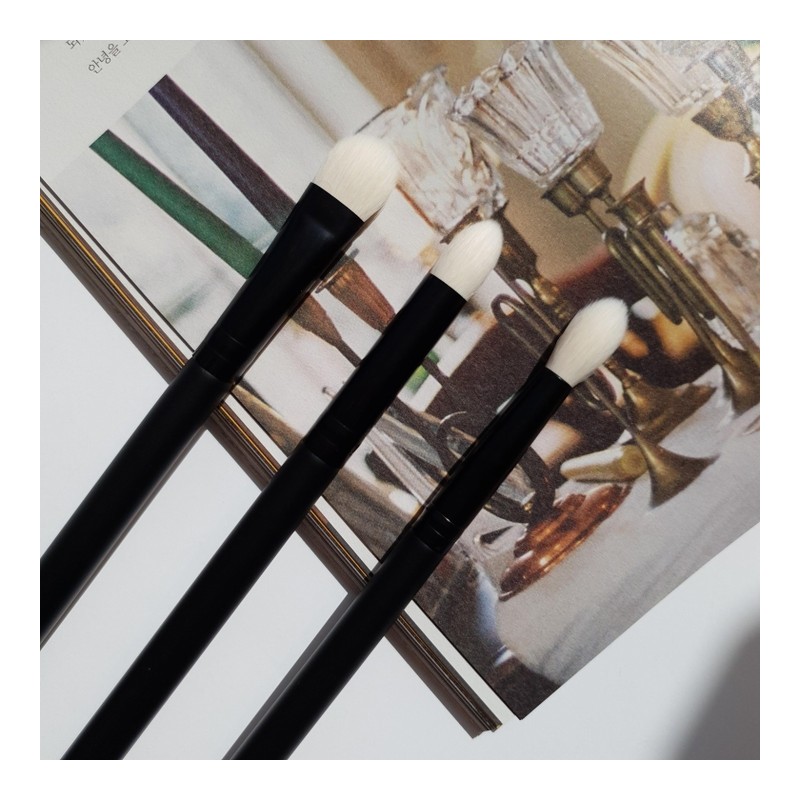 Matte Black Eye Base Brush / 매트블랙 아이베이스 브러쉬