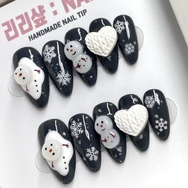 Winter Night Snowman Handmade Nail Tips - Short Almond / 겨울밤 눈사람 수제네일팁 - 숏아몬드