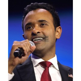 VIVEK RAMASWAMY 2024 PRESIDENTIAL CANDIDATE SPEAKING AT EVENT 8X10 FRAMED PHOTO