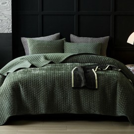 WARMDERN Luxury Velvet Quilt Set Queen Size, Cross Stitch Velvet Quilts Striped Bedding Set, Soft Lightweight Velvet Bedspread and Coverlet with 2 Pillow Shams for All Season, Dark Green, 90" x 96"