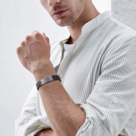 VNOX Cross Bracelet for Men - Black Bible Verse Stainless Steel Band Mens American Flag Bracelet Birthday Gift Ideas First Communion Confirmation Baptism Christian Easter Gifts for Teenager Teen,15