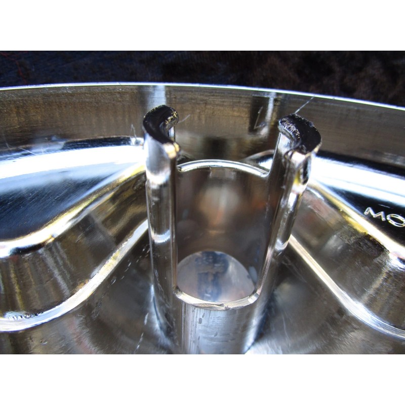 Haulmark 6 Lug with 5.5" Bolt Circle Trailer Chrome Center