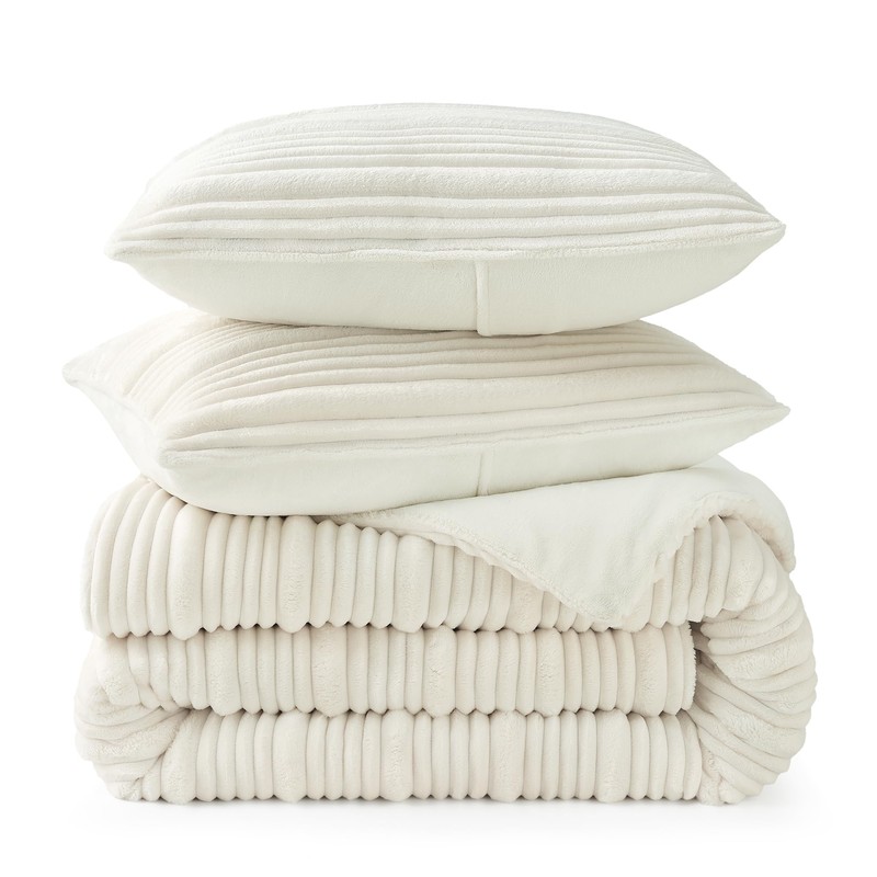 Amélie Home Fleece Queen Comforter Set Ivory, 3 Pieces Super
