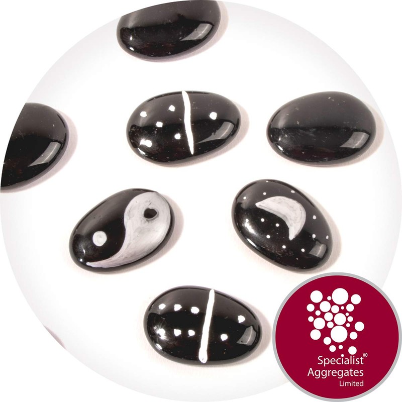 Specialist Aggregates ® - 25 Small Black, Flat Glass Pebbles/Nuggets/Stones.