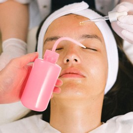 VICASKY Limpiador de Pestañas 250ml Boca Curva Antigoteo, Botella Exprimible Rosa 8 Piezas para Limpieza Precisa en Salón y Uso Diario
