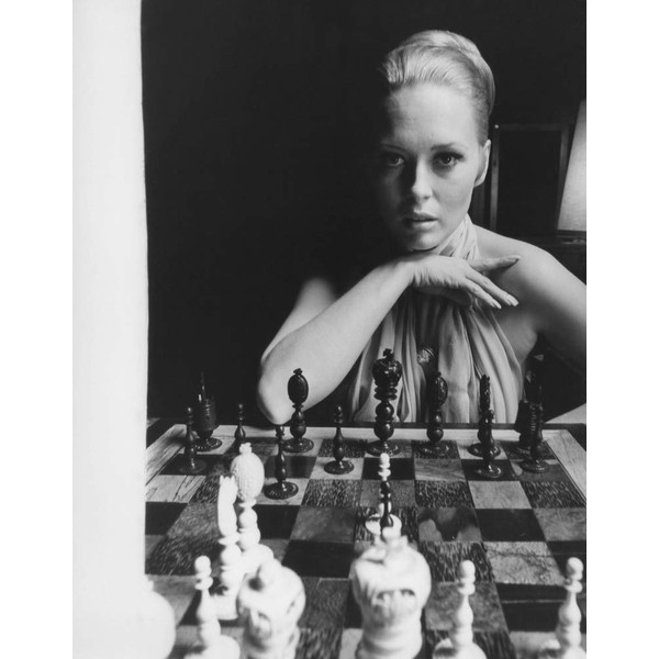 Posterazzi Poster Print Collection EVCMBDTHCREC030 The Thomas Crown Affair Portrait