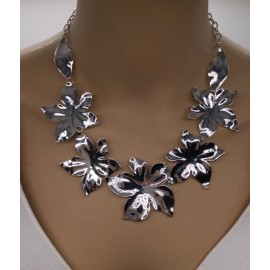 Chico's Hammered silver Leave  Necklace NWT