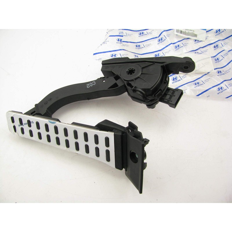 Genuine Hyundai 32700-2V110 Accelerator Pedal Assembly
