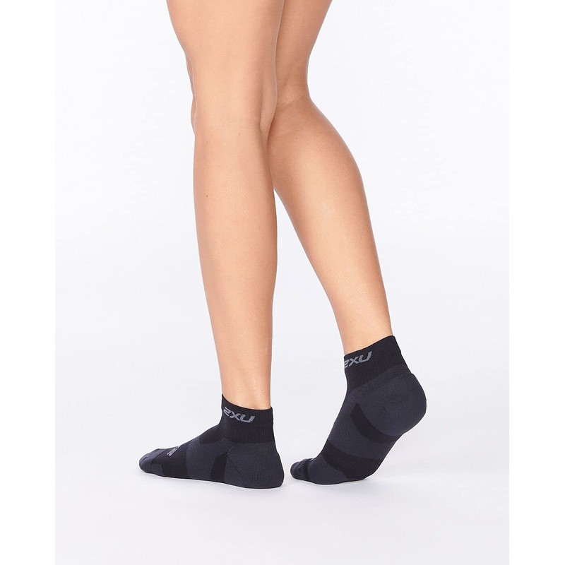 2XU Vectr 1/4 Crew Sock, Black/Titanium, Small