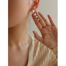 Dainty Artificial Pearl Stud Earrings 6/8/10/12mm Round Ball Pearls Stud Hypoallergenic 4 Pairs Mixed Sizes Imitation Pearl Earrings Set for Girls Women