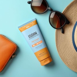 ISDIN Fotoprotector Gel Cream SPF 50+, Protector Solar Corporal refrescante e hidratante, Ideal para toda la familia, travel size 100 ml