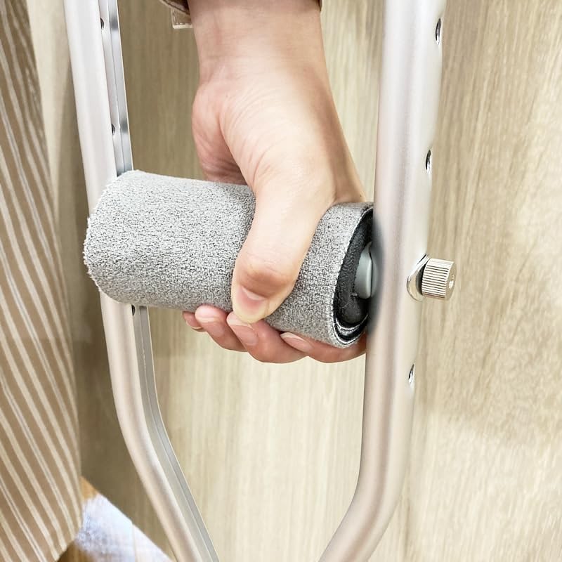 松葉杖グリップカバーくるっと 2枚セット 抗菌 除湿 防臭 痛い 手のひら クッション材 アイデアグッズ 手が痛い