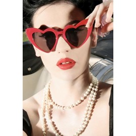 GIFIORE Heart Sunglasses Polarized Cute Red Heart Shaped Cat Eye Frame Sunglasses