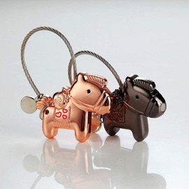 DOJoykey Horse Shape Lovers Keychain, 1 Pair Zinc Alloy Pendant with Magnetic Mouth, Couple Keychain Gift for Valentines Day, Birthday, Wedding, Black and Rose Gold Color