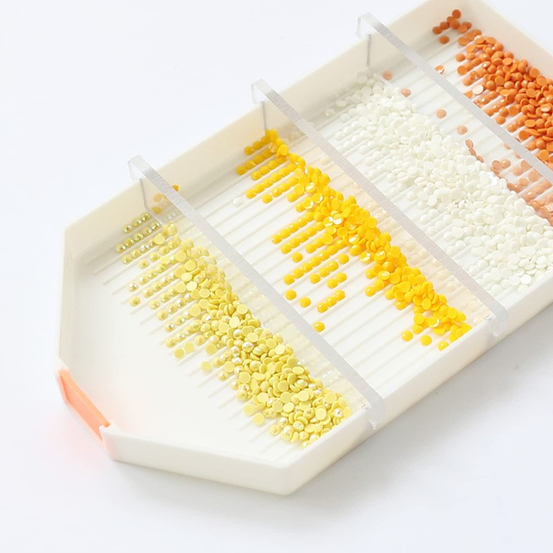 Diamond Art Painting Tray with 3 Dividers and A Brush,Plastic