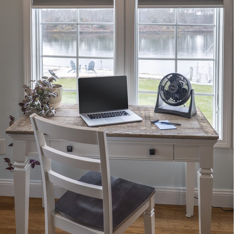 Comfort Zone CZHV8T 8” 3-Speed, Wall-Mountable Table Fan with 180-Degree