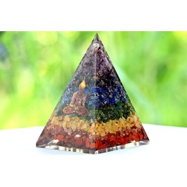 Wholesalegemshop Orgone Large Size (10cmx5cm) Buddha Seven Chakra Pyarmid With Chakra Chips Bracelet & Pouch
