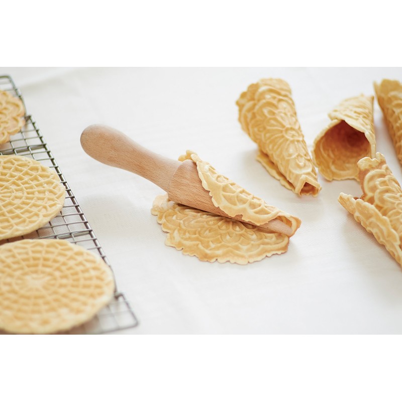 Fox Run Brands Fox Run 4507 Pizzelle Roller/Krumkake Pastry Tool/Ice