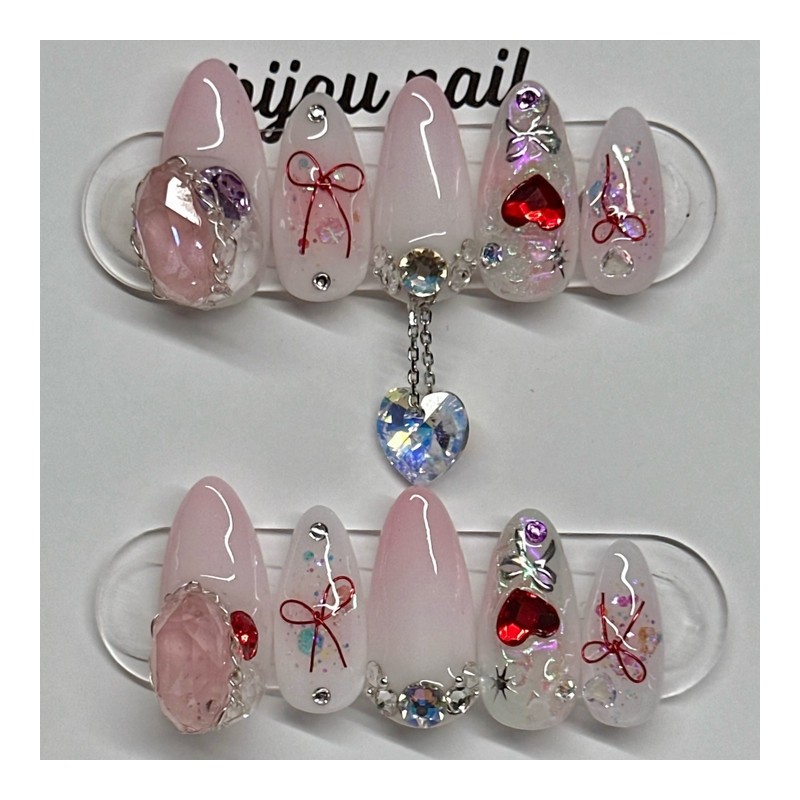 ❤️Guaranteed real product❤️Shining red heart handmade nail tips - Almond