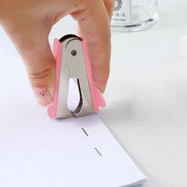 Pink Stapler Removal Tool, Staple Puller, Modern Plastic Stapler Remover with Non-Slip Handle, Ideal for Students, Teachers, Home and School