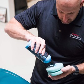 Jay Leno's Garage Carnauba Car Wax – Liquid Carnauba Polish for Cars, Auto Wax for Deep Shine and Protection, Professional Car Waxing Kit for Car Detailing and Vehicle Cleaning Supplies – 16 oz