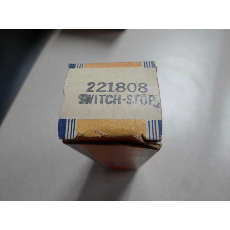 Briggs & Stratton NOS Briggs & Stratton Switch Stop 221808