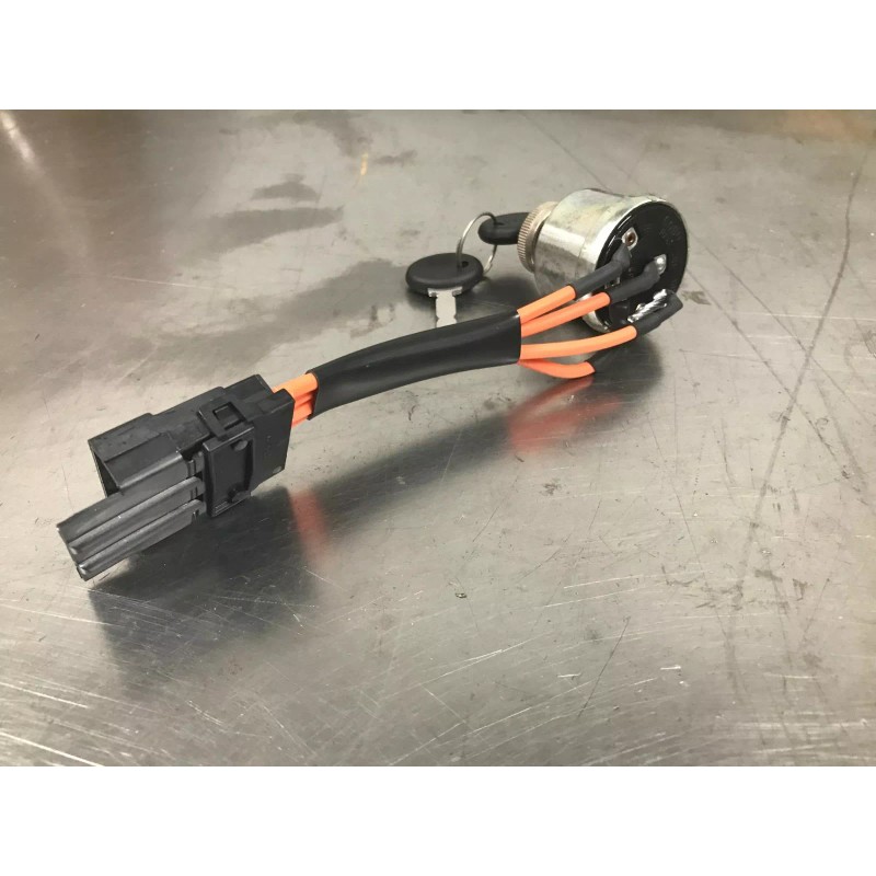 New Holland OEM Ignition Switch Key Assembly #86569718 TC25 TC29