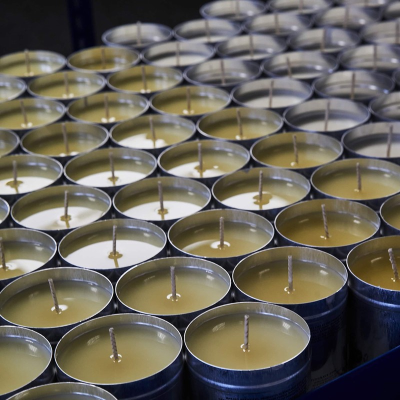 True Grace Village Christmas Kerze in Dose