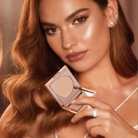 Corrector De Ojeras Hidratante Y Tonificante