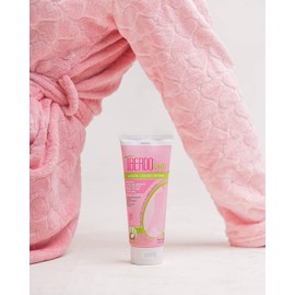 IBERDO PLUS Intimate Liquid Soap Gentle Cleansing with Hyaluronic Acid, Coconut Oil, Lactic Acid, and Aloe Vera - Daily Care for the Intimate Area - 250 ml