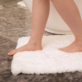 Bathroom Rugs Microfiber Plush Bath Mat Machine Washable, Slip Resistance Rubber and Absorbency Bath Rugs for Bathroom Floor, Door and Sink, Rectangular Floor Mat,White,32"x 20"