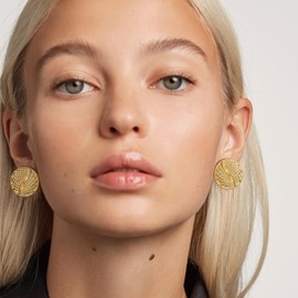 CASSIECA Clip on Earrings for Women 14K Gold Plated Chunky Clip on Hoops Earrings Hypoallergenic Lightweight Fake Hoops Earrings Non Pierced Jewelry Gold Tone