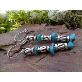 ꧁ LANGE STARRE SPACER OHRRINGE MIT DREI GRÜN-BLAUEN TÜRKISEN ꧂ einmalige Ohrringe mit integrierten Haken