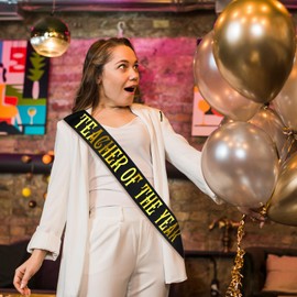 JXYCBZYing Teacher of the Year Sash with Gold Foil, Black Funny Thank You Teachers Sash for Teacher Appreciation Week Decorations, Teacher Appreciate Party Decor, Happy Teachers’ Day Supplies