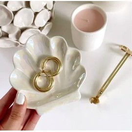 MADE BY LUCKY Shell Trinket Dish, Ceramic Ring Holder Jewelry Dish Tray, Cute Organizer, Plate Vanity Decorations Accessories, Decorative Tray for Home Décor Bathroom (tray2-Shell)