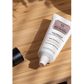 THE BODY SHOP Skin Defence Multi- Protection Light Essence SPF 50 PA +++ WEIGHTLESS FINISH, SPF 50 PA+++, HELPS PROTECT FROM POLLUTION